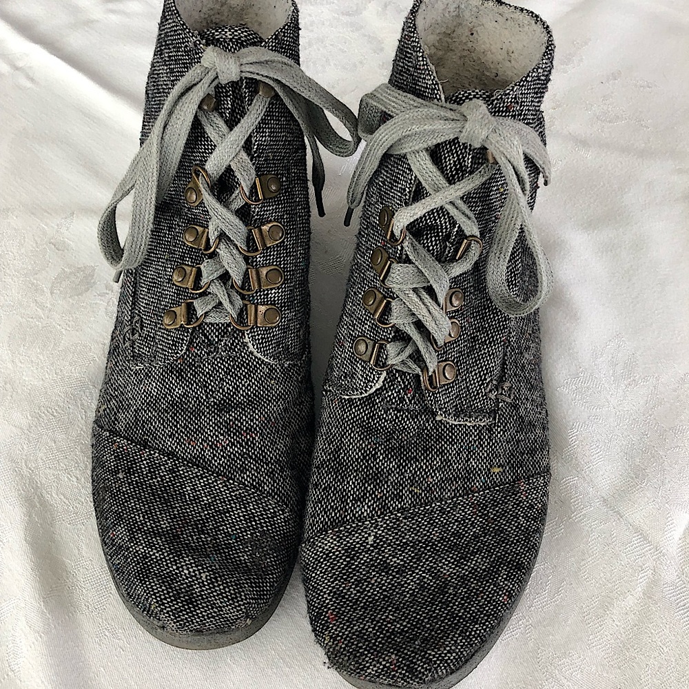 TOMs winter boots-8.5 M Mens